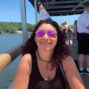 Meet your Posher, Michele